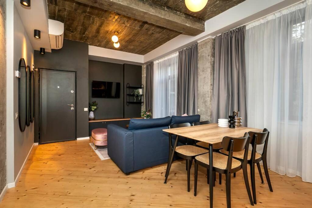 Marvellous Design 2Br Old Town Apartment Bukares Bagian luar foto