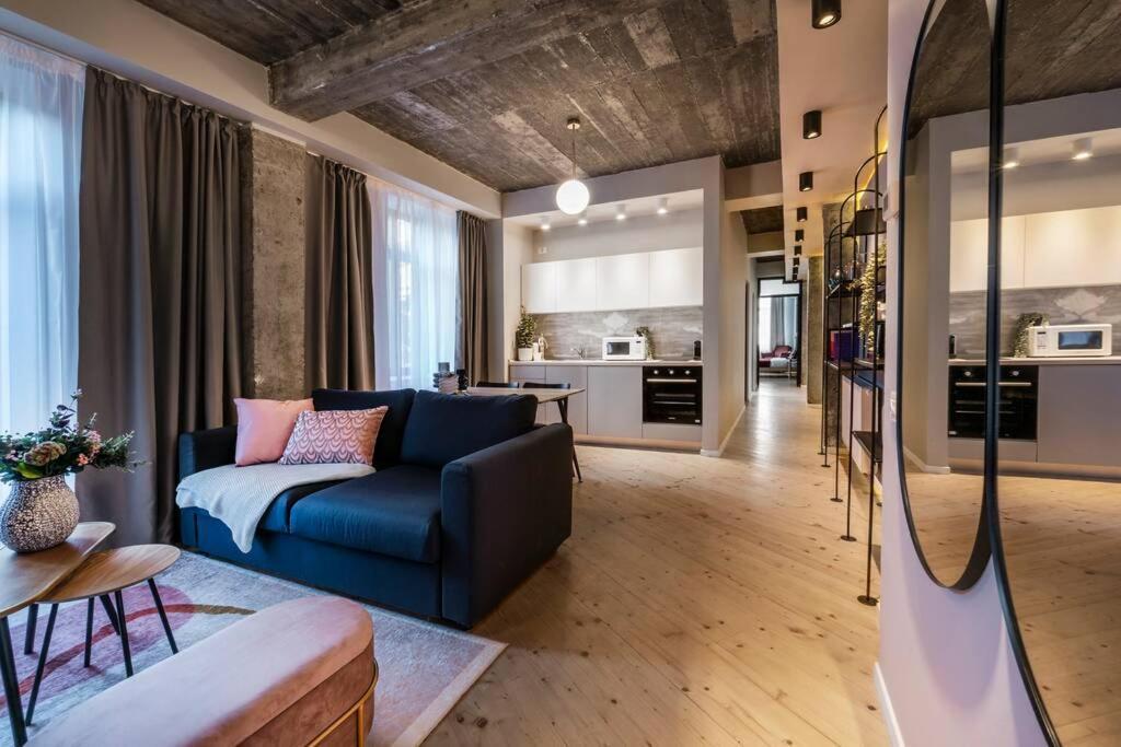 Marvellous Design 2Br Old Town Apartment Bukares Bagian luar foto